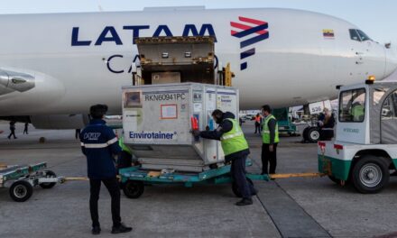 Continúa el arribo de vacunas a Argentina: llegaron esta tarde 800.500 dosis de AstraZeneca