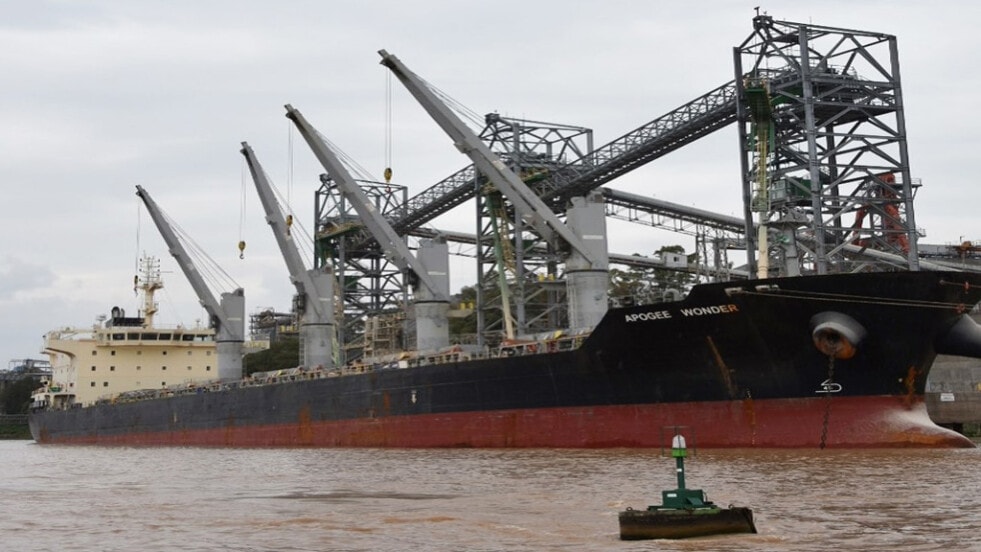 Los barcos podrían tener que salir del Paraná con un 40 por ciento menos de carga