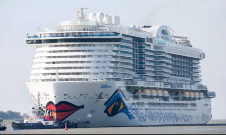 Vuelven los cruceros, pero los pasajeros no vacunados van en segunda clase