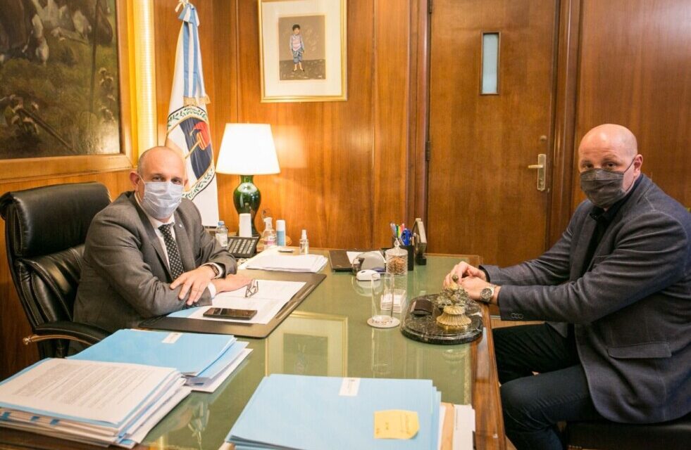 El Ministro de Transporte Alexis Guerrera recibió a Leonardo Salom para dialogar sobre el sector ferroviario y portuario