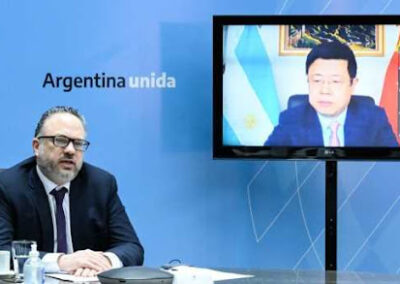 Kulfas se reunió con el Embajador de China para buscar inversiones