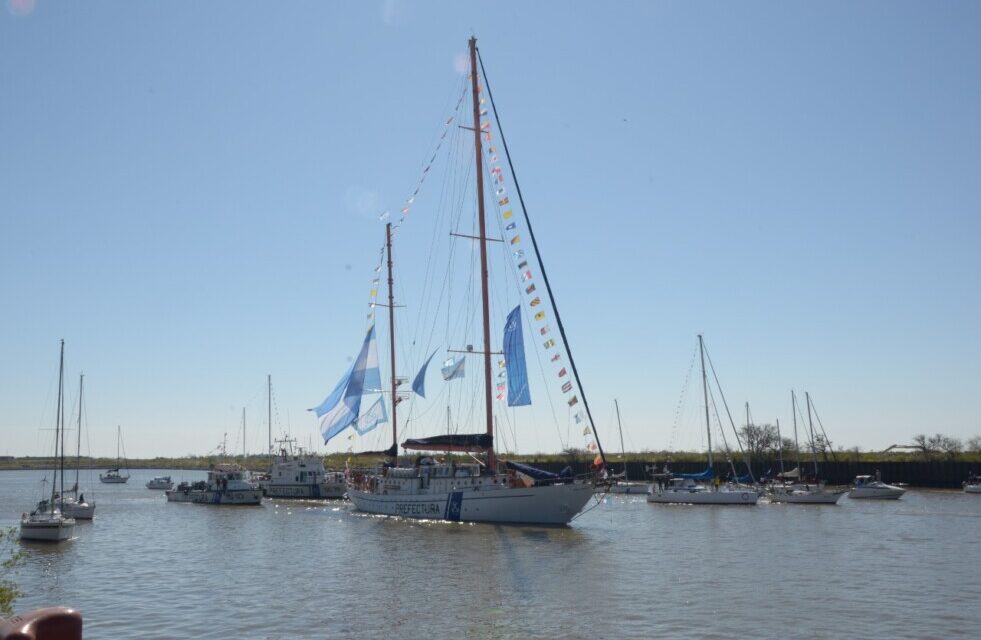 El motovelero Houssay representará a la Prefectura Naval Argentina en el bicentenario de la Marina de Guerra de Perú