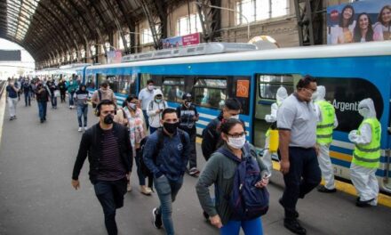 Por primera vez desde el inicio de la pandemia el transporte publico ya no es solo para esenciales