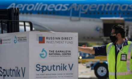 La ministra de Salud llegó de la Federación Rusa con 1,4 millones de dosis de vacuna Sputnik V