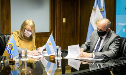 El ministro Guerrera y la gobernadora Kirchner firmaron convenios para obras en terminales, puertos, aeródromos y aeropuertos en Santa Cruz