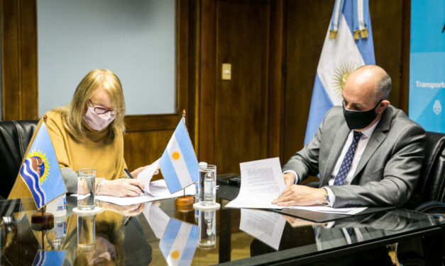 El ministro Guerrera y la gobernadora Kirchner firmaron convenios para obras en terminales, puertos, aeródromos y aeropuertos en Santa Cruz