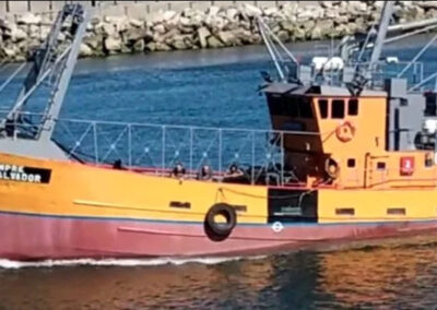 Los ocho tripulantes rescatados del pesquero “Siempre San Salvador” arribaron al puerto de Mar del Plata