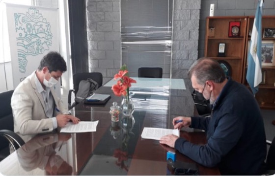 Se firma el contrato para dragar el puerto de Mar del Plata