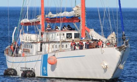 El motovelero “Dr. Bernardo Houssay” arribó al puerto de Ushuaia