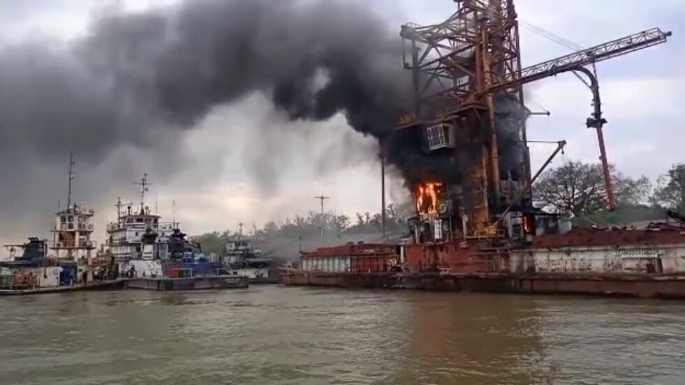 Prefectura sofocó un incendio en un buque en el río Paraná