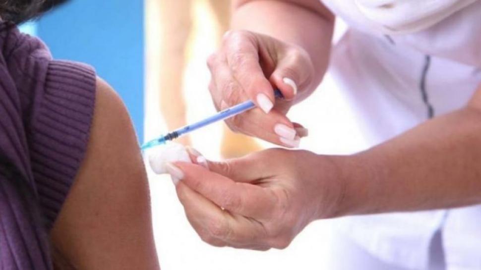 El 50 por ciento de la población mayor de 18 años ya completó su esquema de vacunación contra COVID-19