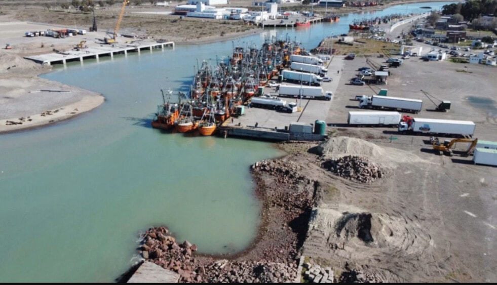 Puerto de Rawson: finalizó la adecuación de defensas del nuevo muelle pesquero