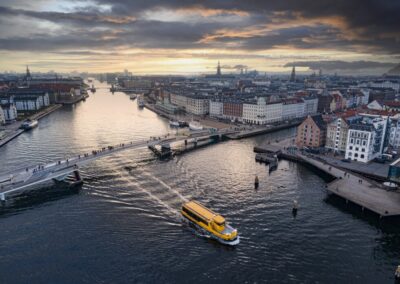 Ferry 2306 E3 totalmente eléctrico de Damen nominado por el premio 2021 KNVTS Barco del año