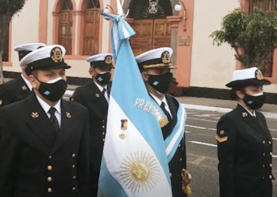 La PNA recibió la Medalla del Bicentenario por parte de la Marina de Guerra del Perú