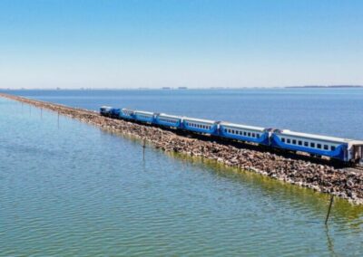 El tren volvió a cruzar la laguna La Picasa