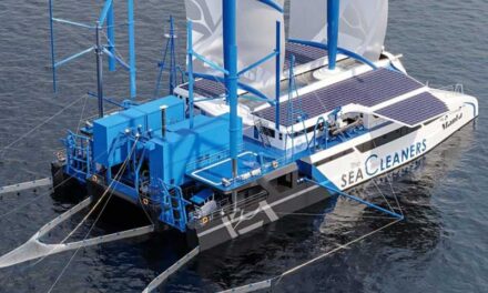 Un  velero ecológico que limpia el mar y se alimenta de residuos plásticos