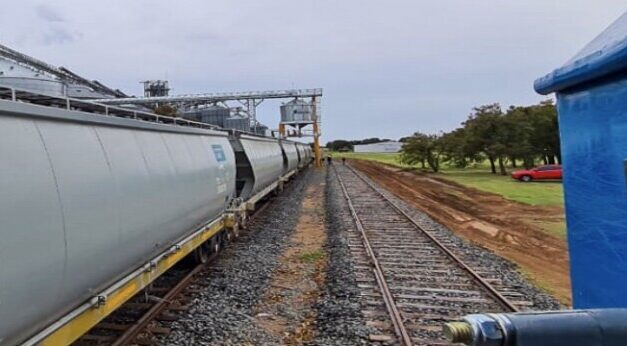 Se habilitó un nuevo desvío ferroviario en la planta que la Asociación de Cooperativas Argentinas (ACA) tiene en Tarragona, Santa Fe