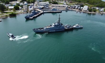 Entrega de Damen Stan Patrol 4207. a la Fuerza de Defensa de Jamaica