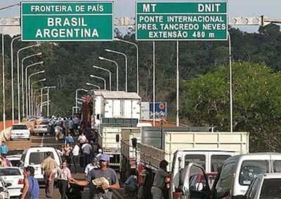 Crece la demanda de combustible en Puerto Iguazú porque está a mitad de precio que en Brasil