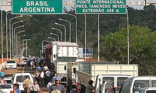 Crece la demanda de combustible en Puerto Iguazú porque está a mitad de precio que en Brasil