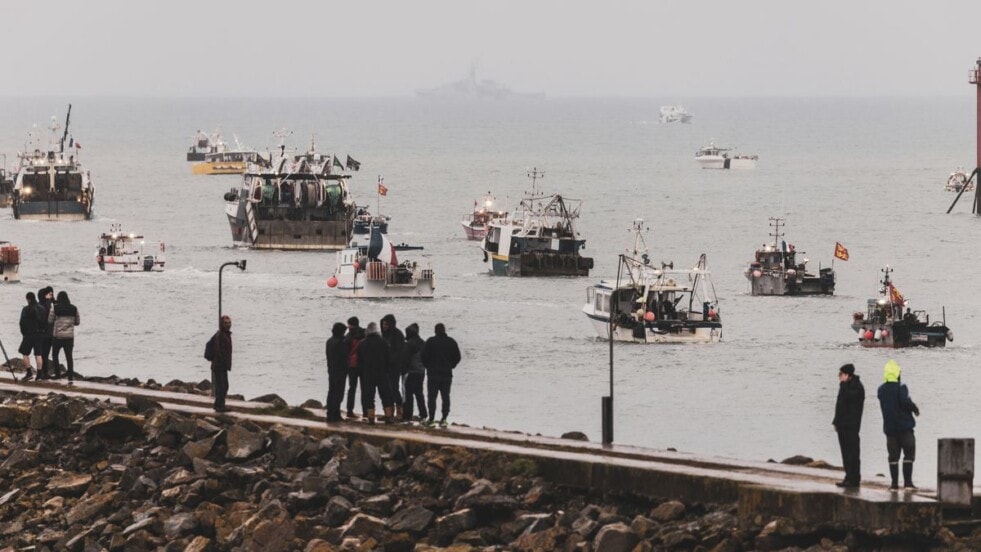 Disputa por la pesca: El reino unido le dio 48 horas a los buques pesqueros franceses para retroceder