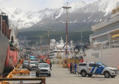 El crucero CRYSTAL ENDEAVOR arribó a Ushuaia y se activaron los protocolos