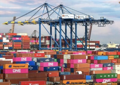 Comercio mundial de bienes crece mientras el comercio de servicios sigue estancado