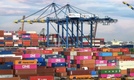 Comercio mundial de bienes crece mientras el comercio de servicios sigue estancado