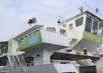 El primer ferry totalmente eléctrico de Canadá entra en servicio