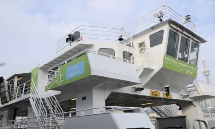 El primer ferry totalmente eléctrico de Canadá entra en servicio