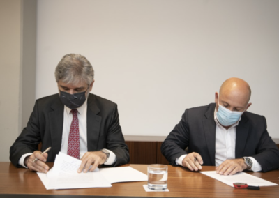 Madryn: Sastre y Filmus firmaron convenio para la creación del Ecocentro Pampa Azul