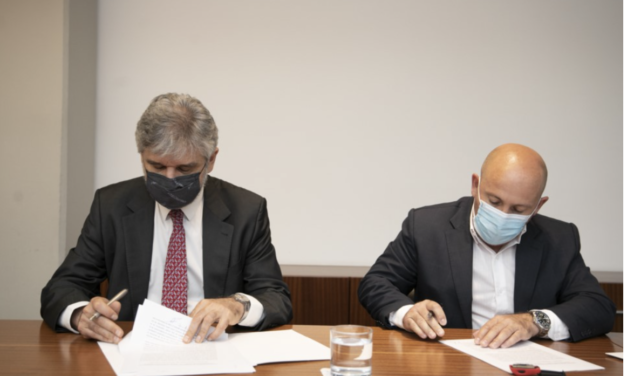Madryn: Sastre y Filmus firmaron convenio para la creación del Ecocentro Pampa Azul