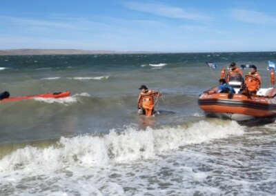 Río Gallegos: Prefectura asistió a 3 kayakistas