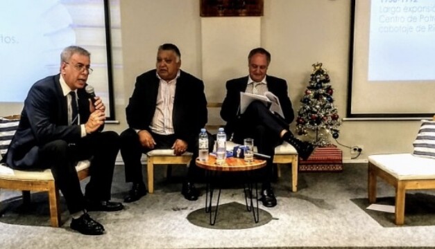 González Insfrán presentó el libro del Centro de Patrones y Oficiales Fluviales