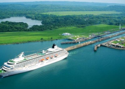 Canal de Panamá cambia estructura de peajes para cruceros