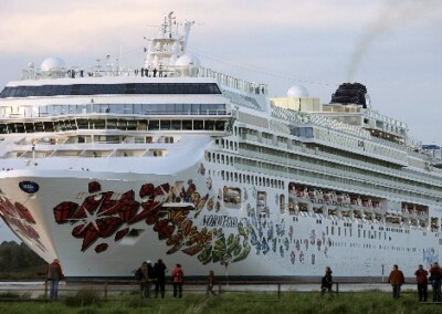 Norwegian Cruise Line canceló  una de sus travesías por el Caribe debido al COVID-19 y dejó a los viajeros atrapados en el mar