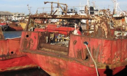 Puerto Mar del Plata recibe autorización para hundir barcos chatarra