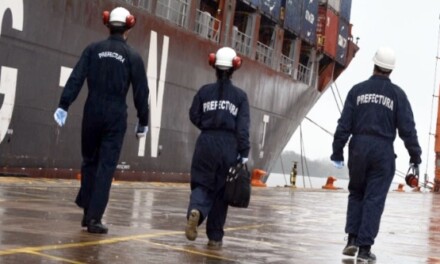 Covid: Prefectura mantiene un intenso control sobre los buques extranjeros que visitan puertos argentinos