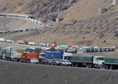 Permiten el paso a los camiones retenidos en la frontera con Chile