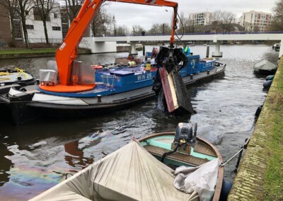 Damen Shipyards entrega Hybrid Crane Vessel 1804