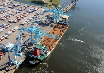 La congestión crea nuevos negocios portuarios