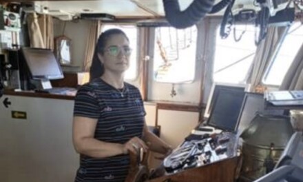 Silvina Contreras: Primera mujer en la timonera de la Flota Amarilla de Rawson