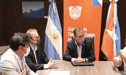El Gobierno Provincial de Tierra del Fuego firmó un convenio con la empresa National Shipping para potenciar el polo logístico antártico
