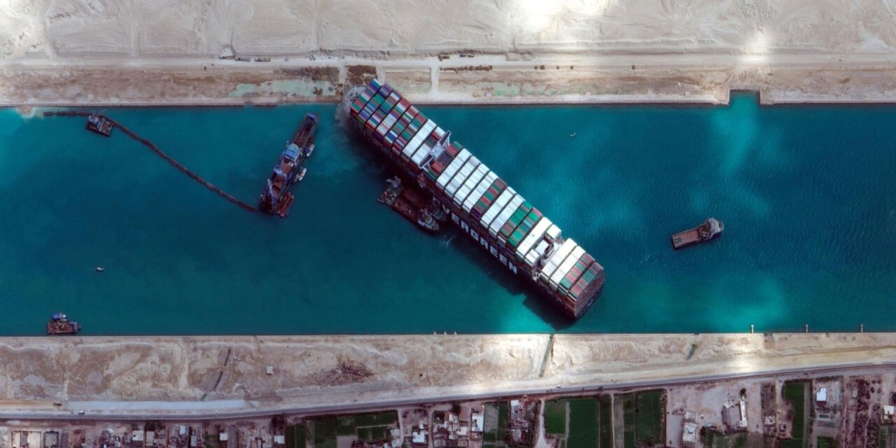 El trabajo para ampliar el canal de Suez está en marcha