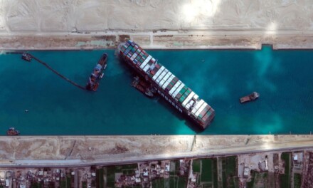 El trabajo para ampliar el canal de Suez está en marcha