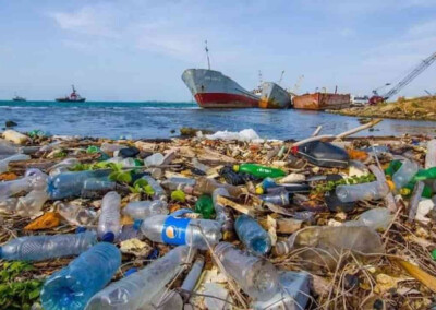 Los residuos plásticos ya contaminaron “todos los rincones de los océanos”