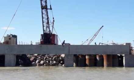 Nuevo muelle del Puerto Rawson con un avance del 45%