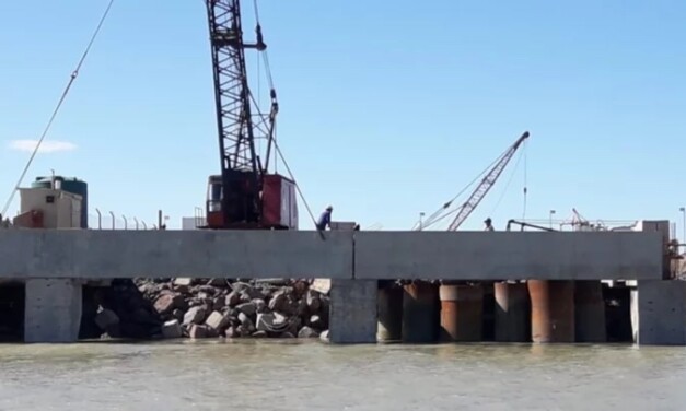 Nuevo muelle del Puerto Rawson con un avance del 45%