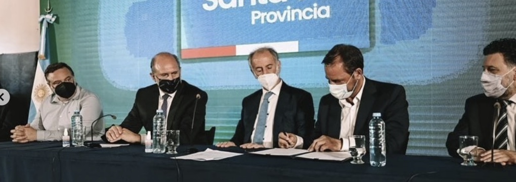 Ariel Sujarchuk recibe las llaves de la nueva sede del Ente de Control y Gestión de la Vía Navegable en Rosario