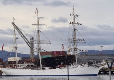 Investigadoras del INIDEP participan de la expedición “One Ocean” en un velero noruego